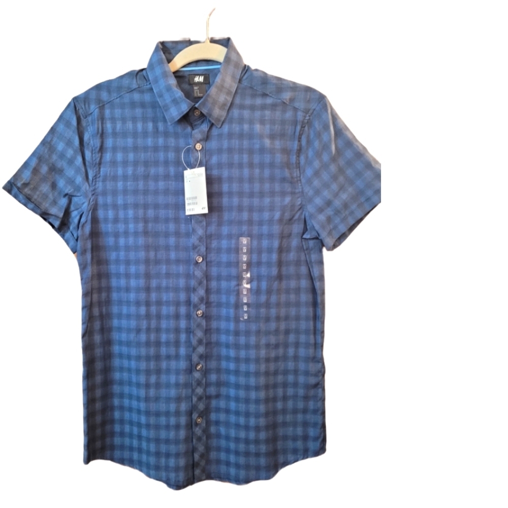 H&M blue plaid short sleeve button down M
